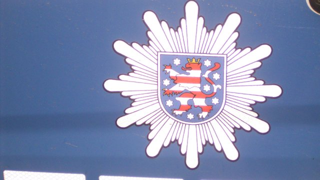 Geparktes Fahrzeug beschädigt