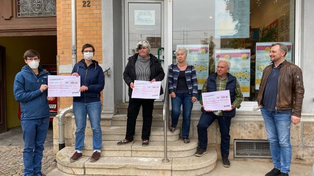 Alternative 54 e.V. übergab Schecks