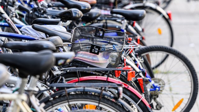 Fahrrad-Reparatur am „Hugo“ in Winzerla