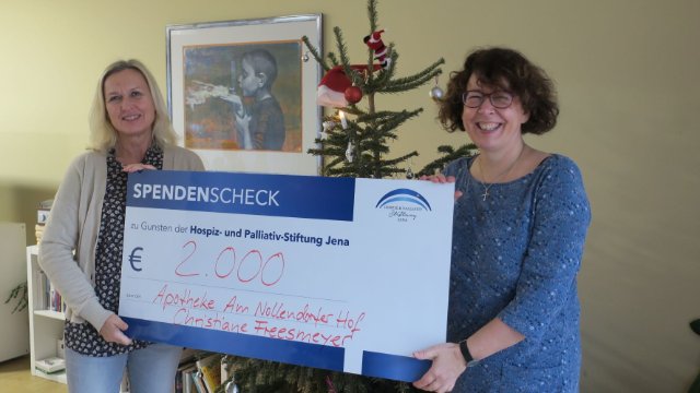 Apothekerin stockt Kunden-Spenden für Hospiz auf