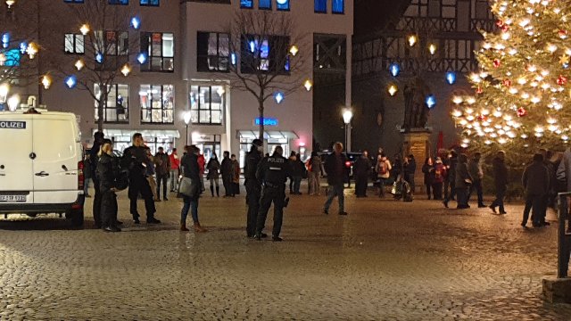 Stiller Protest gegen Corona-Maßnahmen
