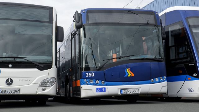 Fahrplan: Busse und Bahnen an den Feiertagen