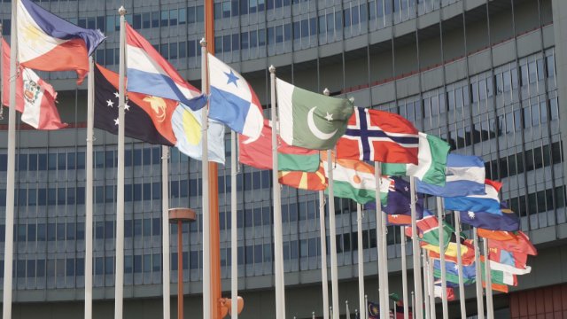 Nationale Identifikation fördert Einhaltung von Corona-Regeln