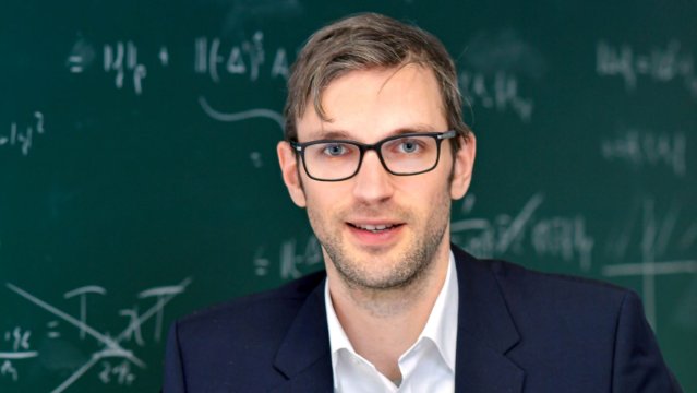Juniorprofessor für Analysis  mit Podcast-Reihe