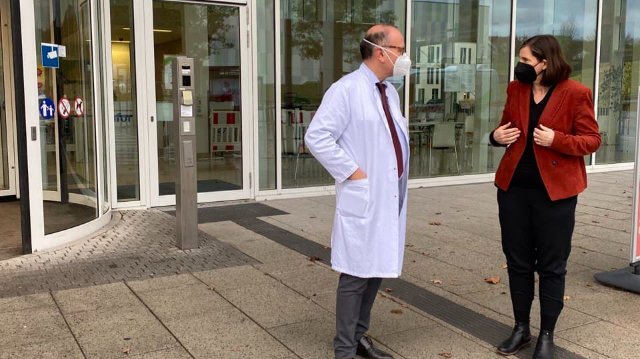 Bundestagsvizepräsidentin besuchte Uniklinikum Jena