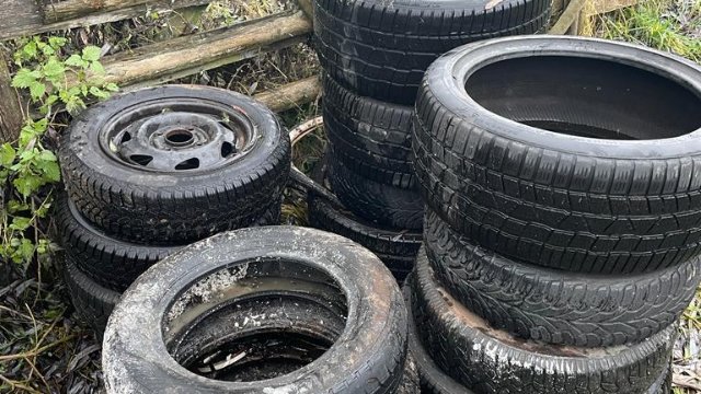 Altreifen nicht illegal entsorgen: Bußgeld droht 