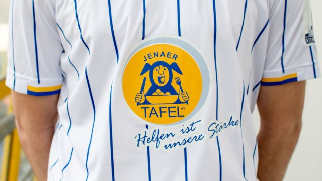 Aktion von FCC und Fans für Jenaer Tafel 