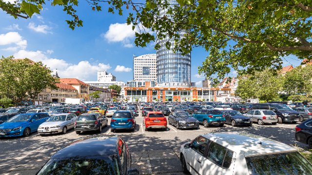 Erste Baumaßnahmen rund um den Eichplatz