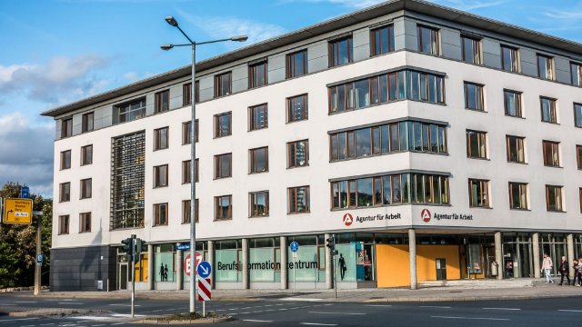 Arbeitsmarkt im Mai: Zahl der Arbeitslosen weiterhin gesunken