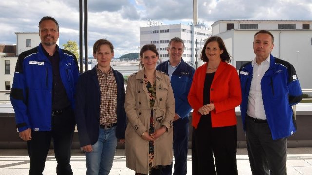 Bundestags-Vizepräsidentin besuchte SCHOTT in Jena