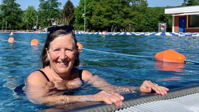 Seniorin eröffnete am Sonntag Ostbad-Saison