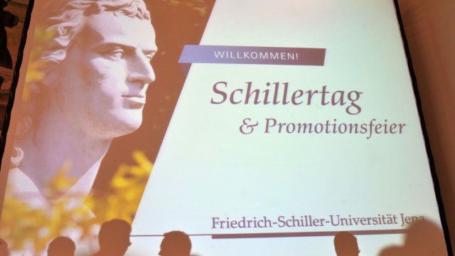 Universität würdigt ihren Wissenschaftsnachwuchs und lädt zum Feiern ein