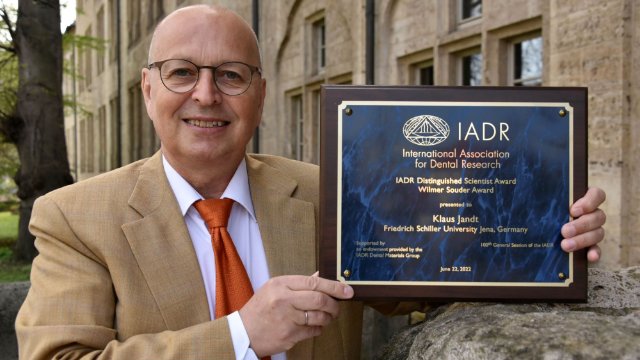 Jenaer Biomaterialforscher erhielt internationalen Forschungspreis