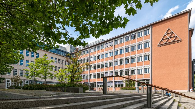 „Wir wollen und wir können!“ Symposium zum Thema Promotionsrecht 