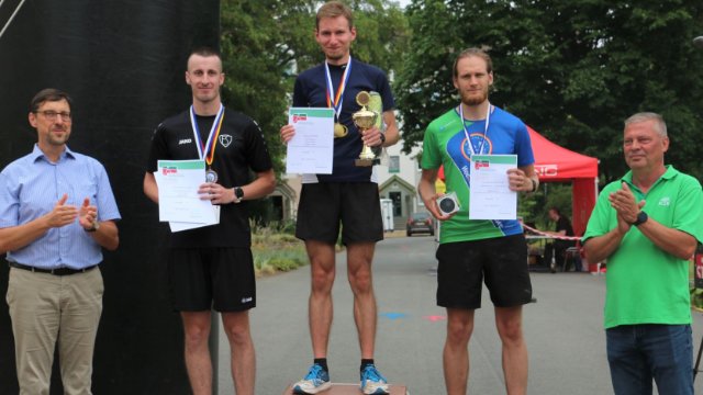 Adrian Panse von der Ernst-Abbe-Hochschule gewinnt Erfurter Campuslauf