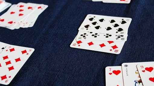 10. Porzellancup im Rommé in Kahla