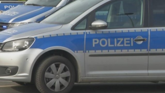 Pkw-Außenspiegel beschädigt