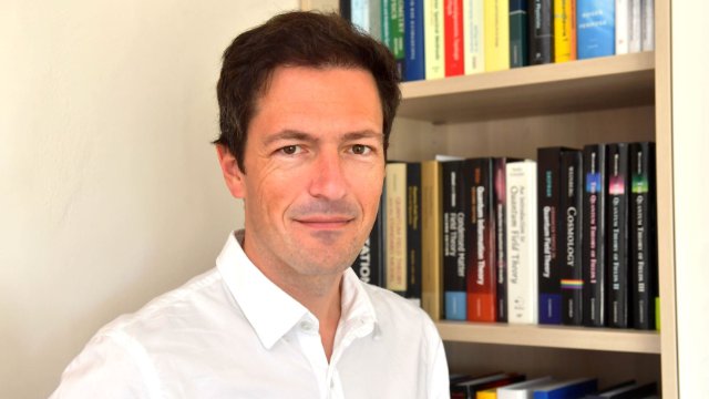 Neuer Professor für Theoretische Physik und Quantenfeldtheorie