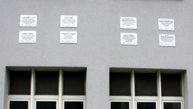 Gedenktafeln für „Zeissianer“ feierlich eingeweiht