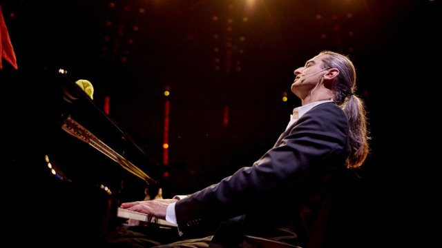 Hagen Rether im Volkshaus