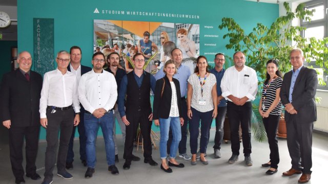 Ernst-Abbe-Hochschule: Studium mit vertiefender Praxis 