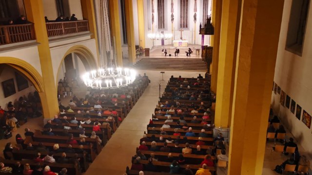 Laternenumzug zum Martinstag an der Stadtkirche 