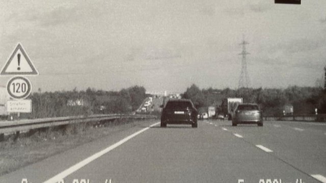 Sportwagen mit mehr als 200 km/h auf A9 gestoppt
