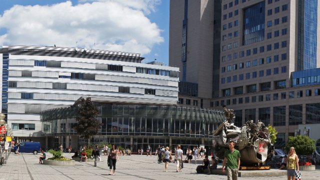 Demo: Studenten fordern Lehrstuhl-Erhalt 