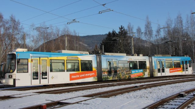 Stadtwerke Jena Gruppe präsentiert sich auf Straßenbahn