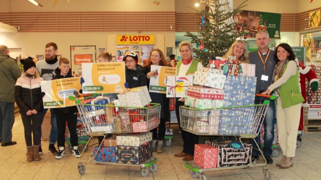 Bescherung für Kinder und Jugendliche 