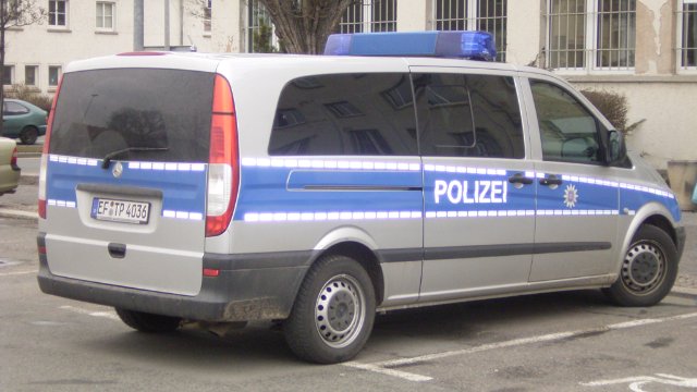 Schaden an Mauer hinterlassen