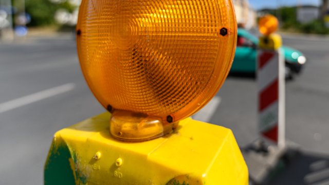 Vollsperrung des Bahnübergangs Bad Klosterlausnitz