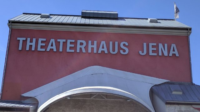 Theaterhaus Jena: Vorstellungsausfall von „Liebe brennt wie ein nasser Lappen“