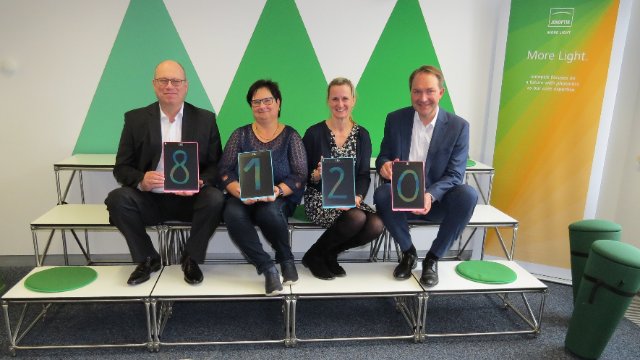 Jenoptik übergab mehr als 8 000 Euro Spendengelder an die Elterninitiative für krebskranke Kinder