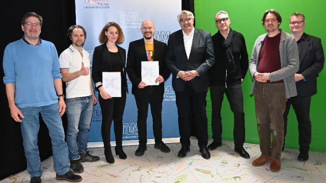 Fünf Volontariate bei Bürgerradios und TV-Sendern 