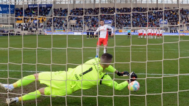 FC Carl Zeiss Jena gewinnt mit 4:3 gegen den ZFC Meuselwitz