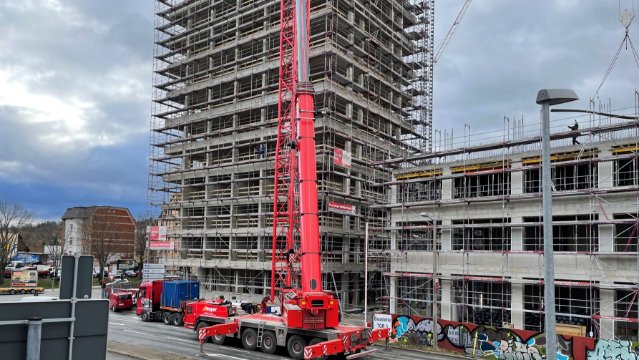Straßensperrung am Inselplatz wegen Kran-Abbaus