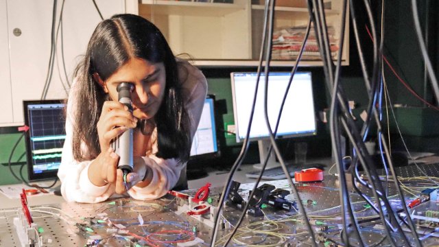 Lichtpulse können sich wie ein exotisches Gas verhalten