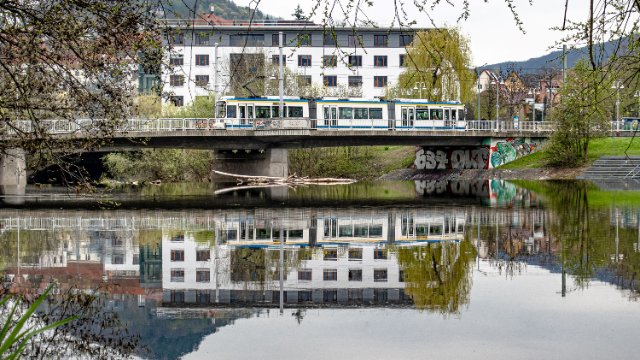 Arbeitsmarkt im April: Saisonal bedingter leichter Aufschwung