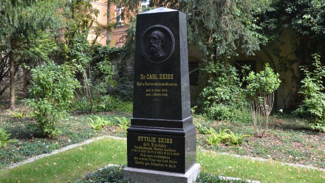 Frühlingseinsatz auf dem Johannisfriedhof 