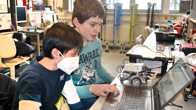 Technik-AG an der Ernst-Abbe-Hochschule Jena 