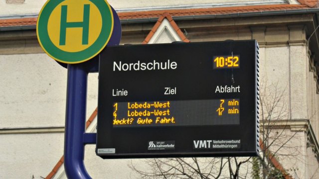 Weitere Haltestellen erhalten neues Fahrgastinformationssystem 