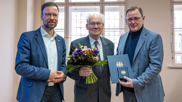 Bundesverdienstorden für Dr. Eckhard Schack