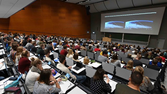 Crowdfunding-Aktion für Studenten-Stipendien