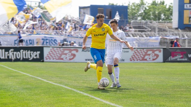 FC Carl Zeiss Jena gewinnt mit 4:2 gegen den 1. FC Lok Leipzig     