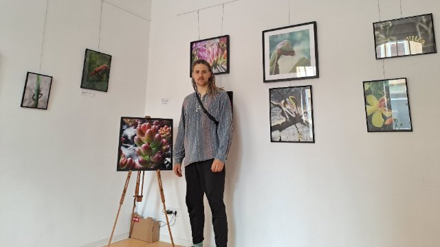 Fotoausstellung „Götter Unter Uns“ eröffnet