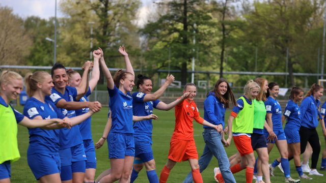 FCC Frauen gewinnen mit 5:1 gegen den 1.FC Köln