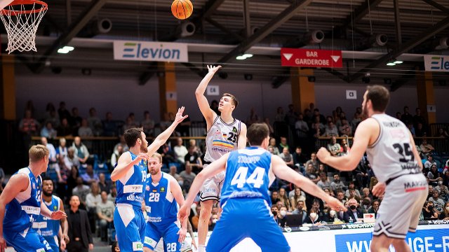 Lorenz Bank kehrt zu Medipolis SC Jena zurück