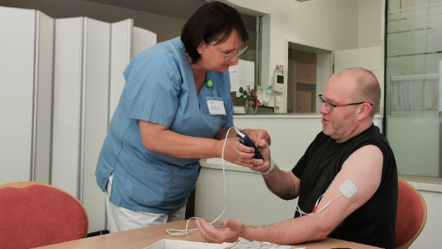 Nicht-medikamentöse Schmerztherapie am Uniklinikum 