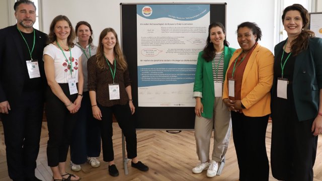 Resolution zur Mehrsprachigkeit unterzeichnet